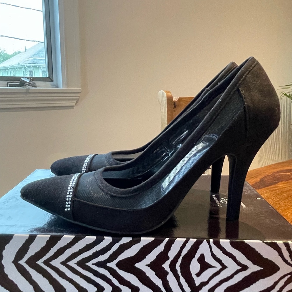 Dana Buchman Mesh Rhinestone Vintage Pumps